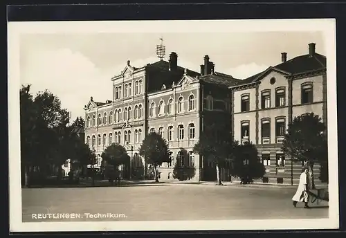 AK Reutlingen, Technikum, Strassenansicht