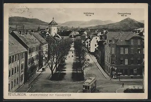 AK Reutlingen, Lederstrasse mit Tübingertor