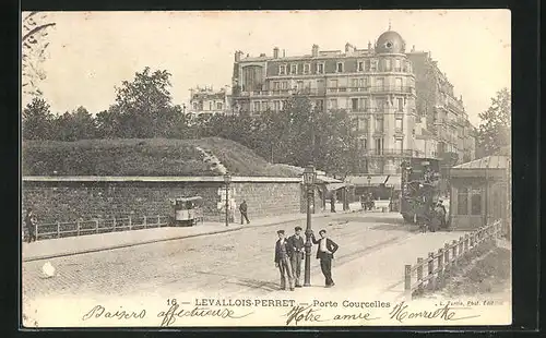 AK Levallois-Perret, Porte Courcelles, Strassenpartie mit Passanten