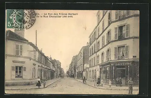 AK Levallois, La Rue des Frères Herbert, Strassenpartie mit Passanten