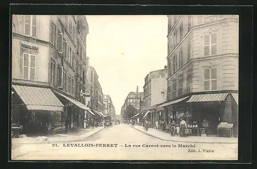 AK Levallois-Perret, La Rue Carnot vers le Marché