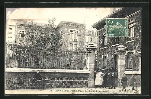 AK Levallois-Perret, Ecoles Communales