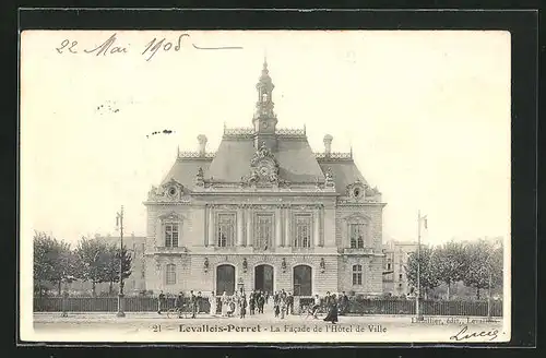 AK Levallois-Perret, La Facade de l`hotel de Ville