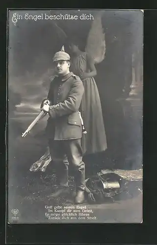 AK Schutzengel hinter einem Soldaten in Uniform mit Pickelhaube