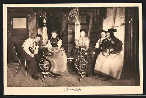 AK Schwarzwälder Frauen in Trachten an Spinnrädern
