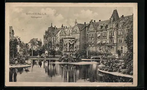 AK Offenburg i. B., Teichanlage im Volksgarten