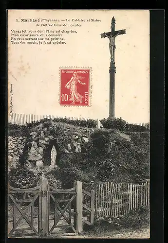 AK Martigné, le Calvaire et Statue de Notre-Dame de Lourdes