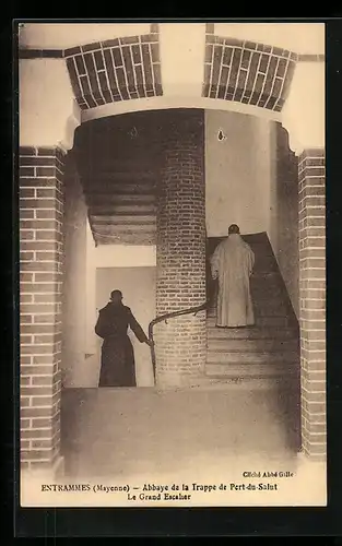 AK Entrammes, Abbaye de la Trappe de Port-du-Salut, le Grand Escalier