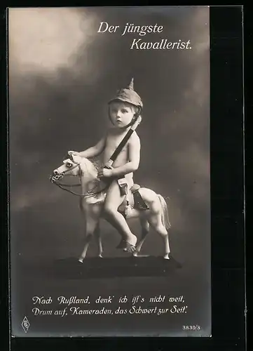 AK Nackter Junge mit Pickelhaube auf einem Schaukelpferd