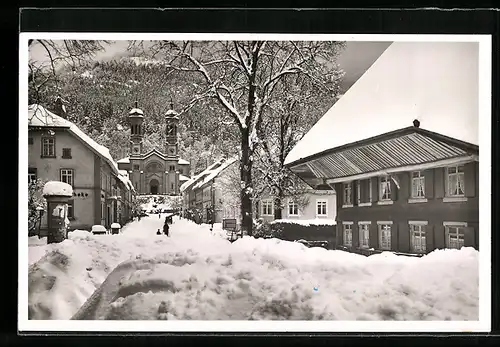 AK Todtnau / Schwarzw., Strassenpartie im Schnee