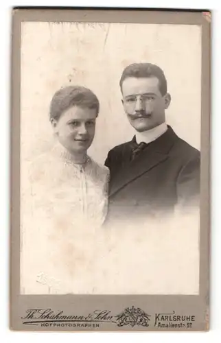 Fotografie Th. Schuhmann & Sohn, Karlsruhe, Portrait eines Paares