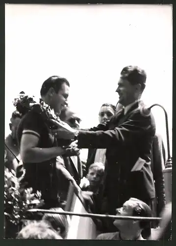 Fotografie Ansicht Wien, Rennen Rund um das Rathaus 1940, Sieger Latini