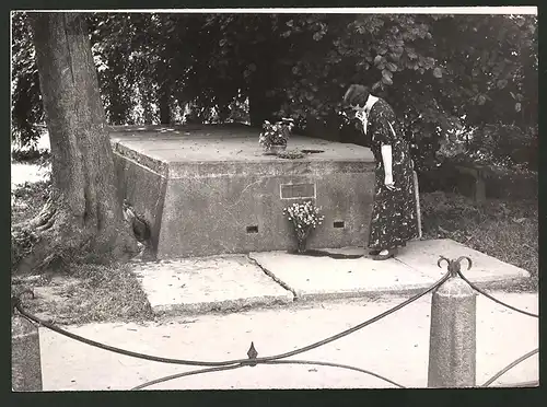 Fotografie Ansicht Husum, Grab des Dichters Theodor Storm