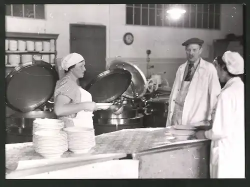 Fotografie Ansicht Wien-Heiligenstadt, Moderne Werksküche der Firma Schnabl & Co.