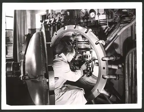 Fotografie Druckfester Behälter für Typenprüfungen, Siemens Versuchsfeld für Explosionsschutz 1938
