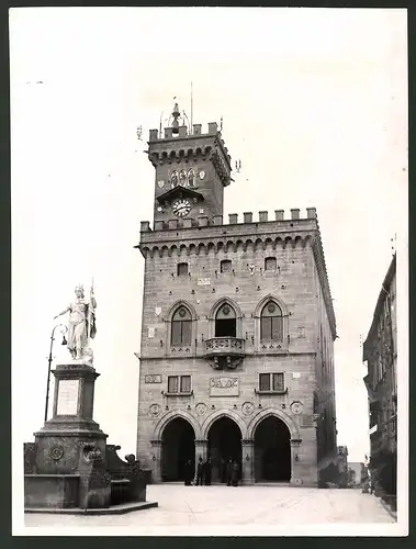 Fotografie Atlantic, Ansicht San Marino, Palazzo Pubblico & Freiheitsdenkmal am Freiheitsplatz