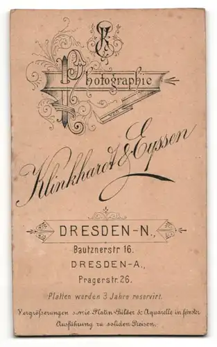 Fotografie Klinkhardt & Eyssen, Dresden, Portrait süsses Mädchen im weissen Kleidchen