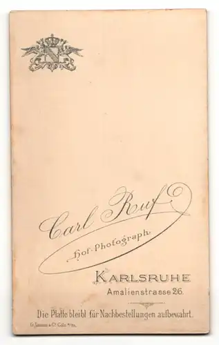 Fotografie Carl Ruf, Karlsruhe, Portrait schönes Mädchen im schwarzen Kleid