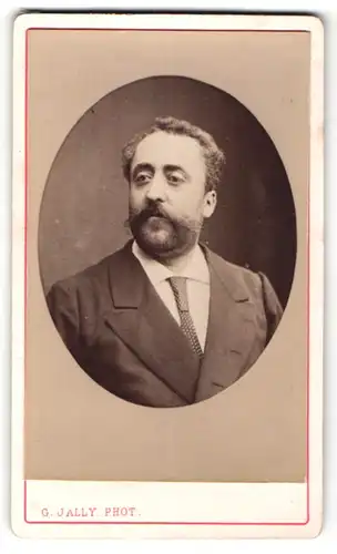 Fotografie G. Jally, Paris, Portrait stattlicher Mann mit Vollbart