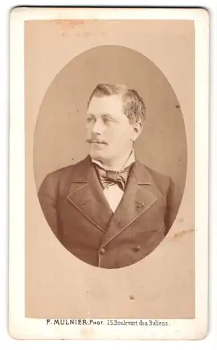 Fotografie F. Mulnier, Paris, Portrait edler Mann mit Oberlippenbart