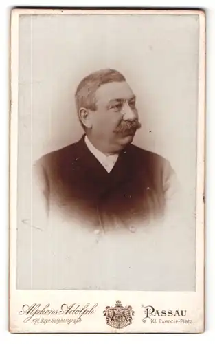 Fotografie Alphons Adolph, Passau, Portrait älterer Mann mit Schnauzbart