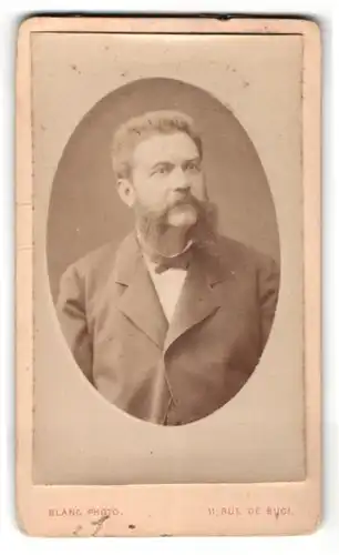 Fotografie Blanc, Paris, Portrait stattlicher Mann mit Bart