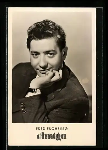 AK Musiker Fred Frohberg mit aufgestütztem Kinn