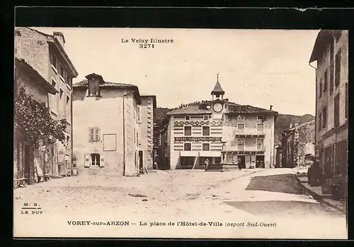 AK Vorey-sur-Arzon, La place de l`Hotel-de-Ville