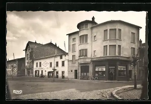 AK Solignac-sur-Loire, Place du Marchèdial, les Hotels
