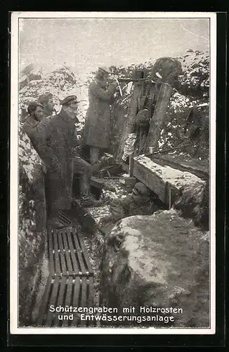 AK Soldaten in Schützengraben mit Holzrosten und Entwässerungsanlage