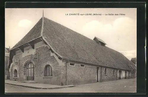 AK La Charite-sur-Loire, La Salle des Fetes