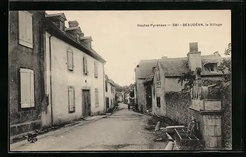 AK Beaudéan, Le Village