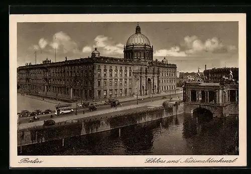 AK Berlin, Schloss und Nationaldenkmal