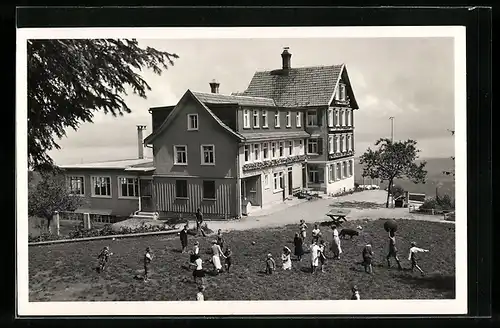 AK Walzenhausen, Spielwiese und Gebäude des Evangelischen Sozialheims Sonneblick