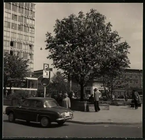 Fotografie unbekannter Fotograf, Ansicht Berlin-Charlottenburg, Ernst-Reuter-Platz 7 mit Telefunken-Hochhaus