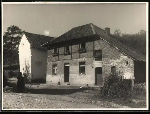 Fotografie unbekannter Fotograf, Ansicht Epen / Limburg, Bauernhaus