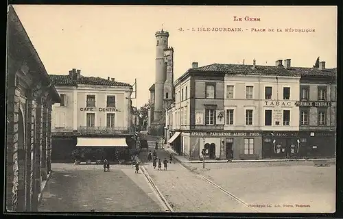 AK L`Isle-Jourdain, Place de la Republique