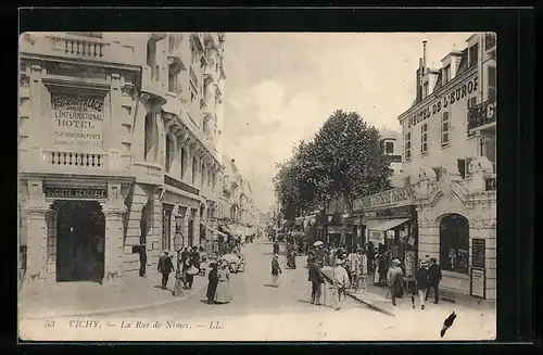 AK Vichy, La Rue de Mines, Strassenpartie