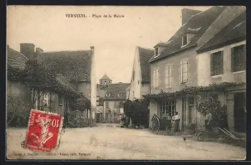 AK Verneuil, Place de la Mairie