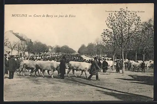 AK Moulins, Cours de Bercy un jour de Foire