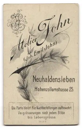 Fotografie Emil John, Neuhaldensleben, Hohenzollernstr. 25, Junges Paar in modischer Kleidung