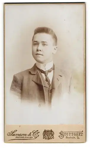 Fotografie Samson & Co., Stuttgart, Poststr. 5, Junger Herr im Anzug mit Krawatte