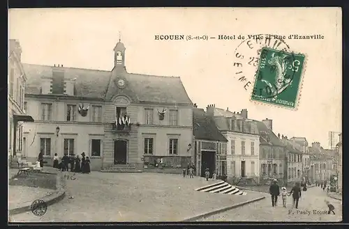 AK Ecouen, Hôtel de Ville et Rue d`Ezanville