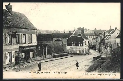 AK Magny-en-Vexin, Rue de Rouen, Strassenpartie