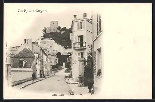 AK La Roche-Guyon, Une Rue
