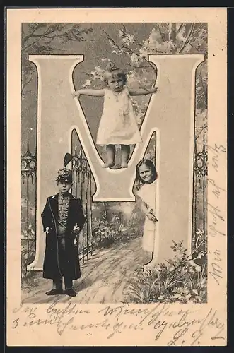 AK Buchstabe M mit kleinem Soldat und Mädchen