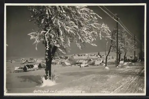 AK Gottesgab i. Erzgebirge, Winterlandschaft und Teilansicht des Ortes