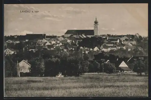 AK Landau /Isar, Ortsansicht von einer Wiese aus