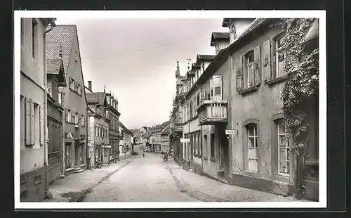 AK Weilerbach / Pfalz, Hauptstrasse mit Ladengeschäften