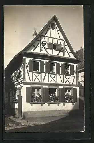 Foto-AK Hayna / Pfalz, altes Fachwerkhaus